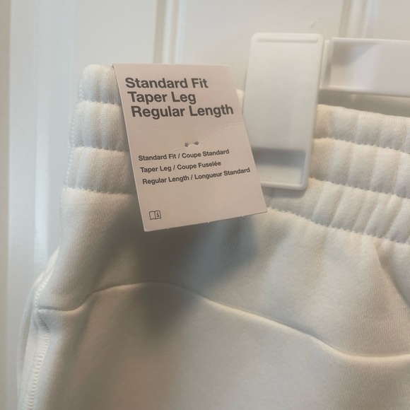 Nike Tech - Picture 4 of 5